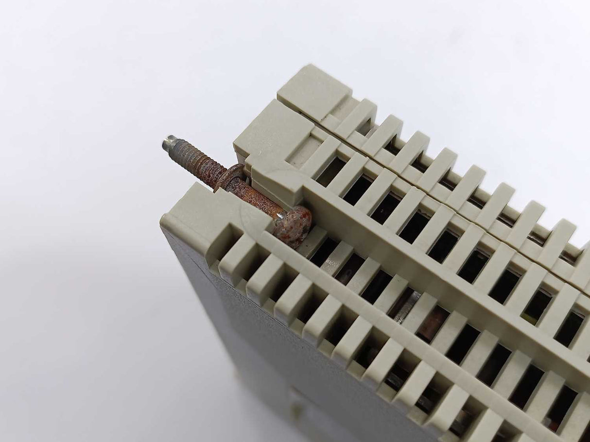 Schneider Electric TSXPSY2600 Modicon Power Supply Module 100/240VAC, 26W