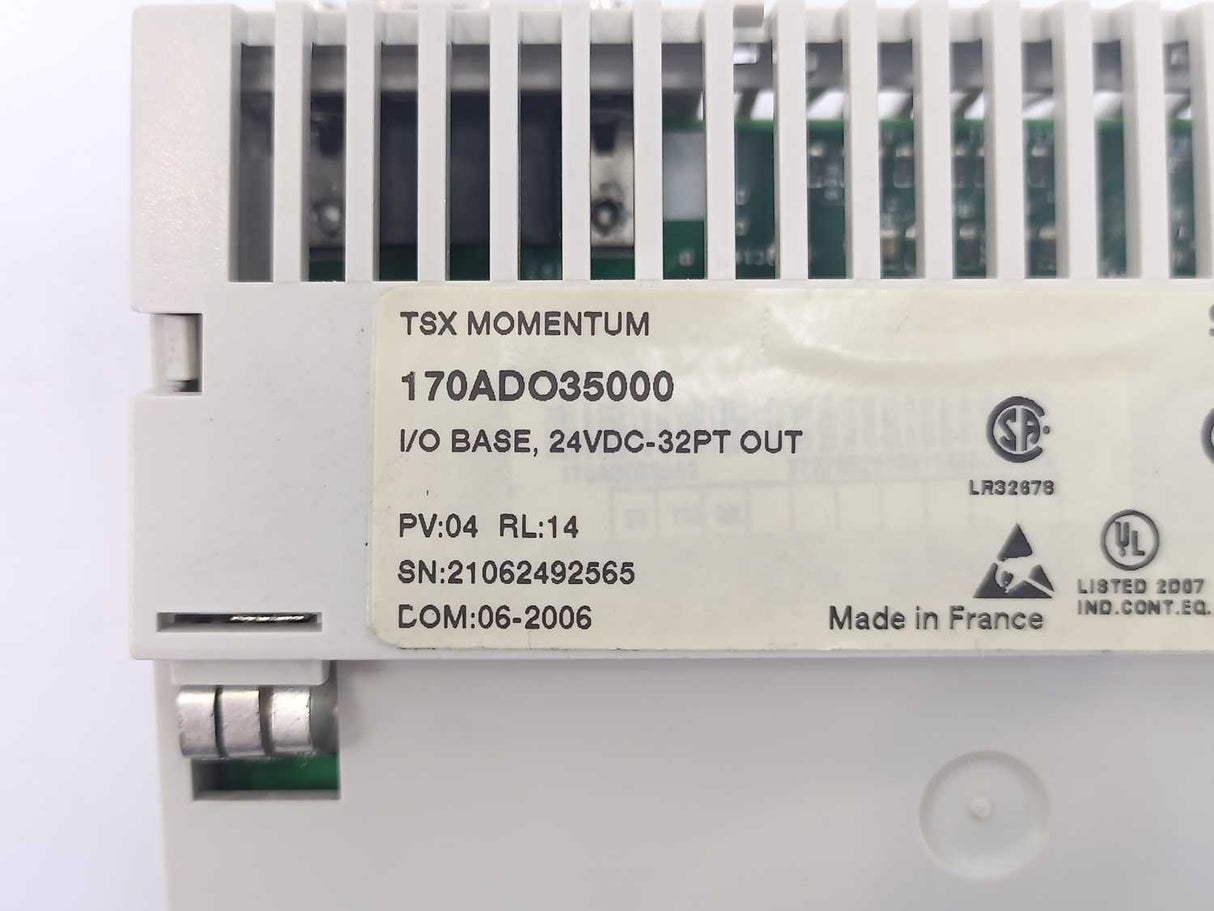 Schneider Electric 170ADO35000 TSX Momentum I/O Base 24VDC-32PT Out