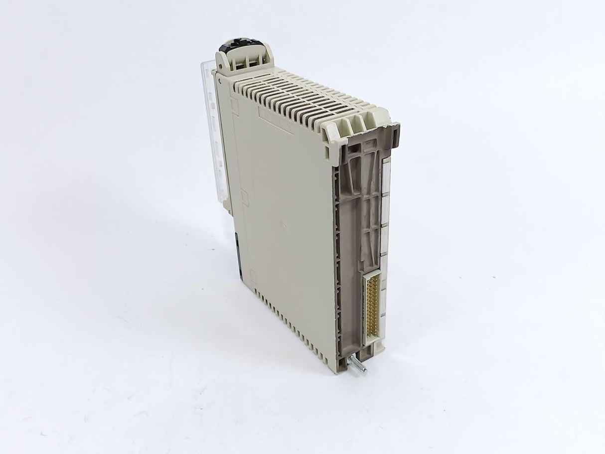 Schneider Automation TSXDSY08T2 Output Module 24VDC 0.5A w/ TSXBLY01