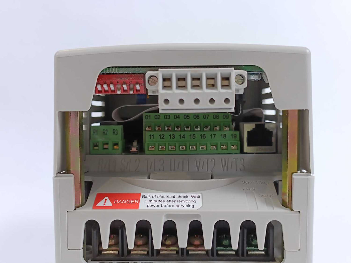 AB 22B-D6P0N104 Ser. A, PowerFlex 40 AC Drive, 2.2kW/3.0HP