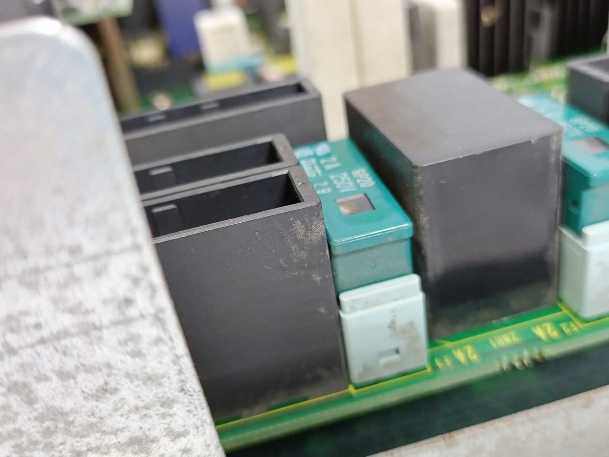 Fanuc A16B-2000-0063/05CR Servo Amplifier w/ A16B-3200-0440/04C & Heatsink