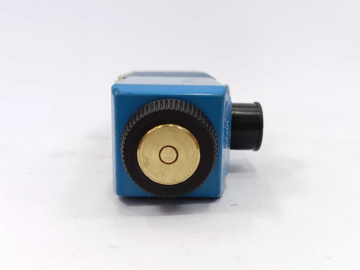 Eaton Vickers DG4V-3-6C-M-U-EJ7-60 Valve 694303, K06SA