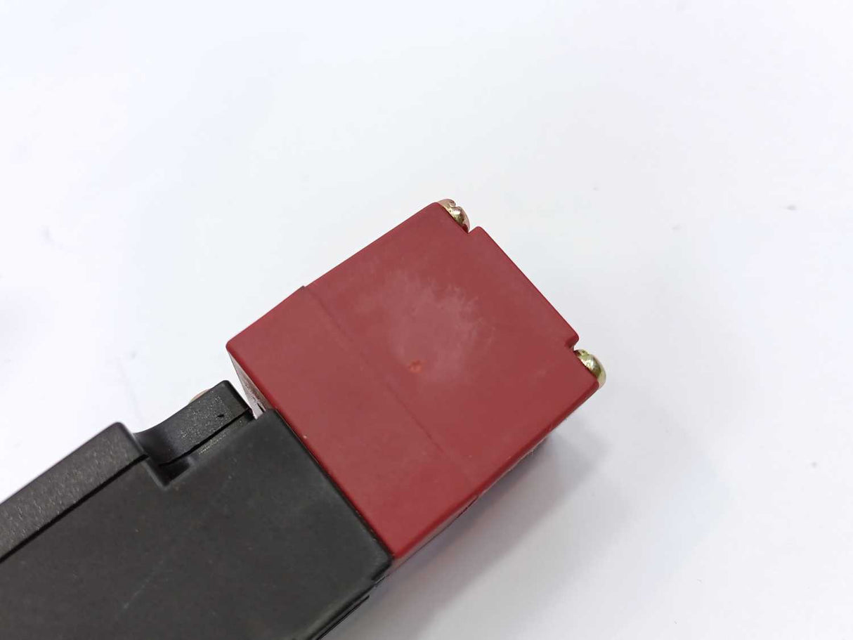 OMRON D4DS-1AFS Door Switch