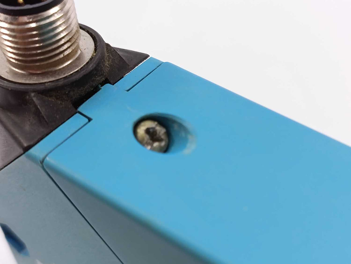 SICK 1019229 WT34-B410 Photoelectric Proximity Sensor