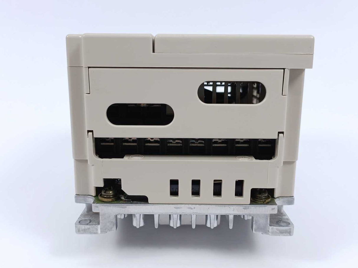 OMRON / YASKAWA CIMR-V7AZ40P2 Varispeed V7 Inverter Drive