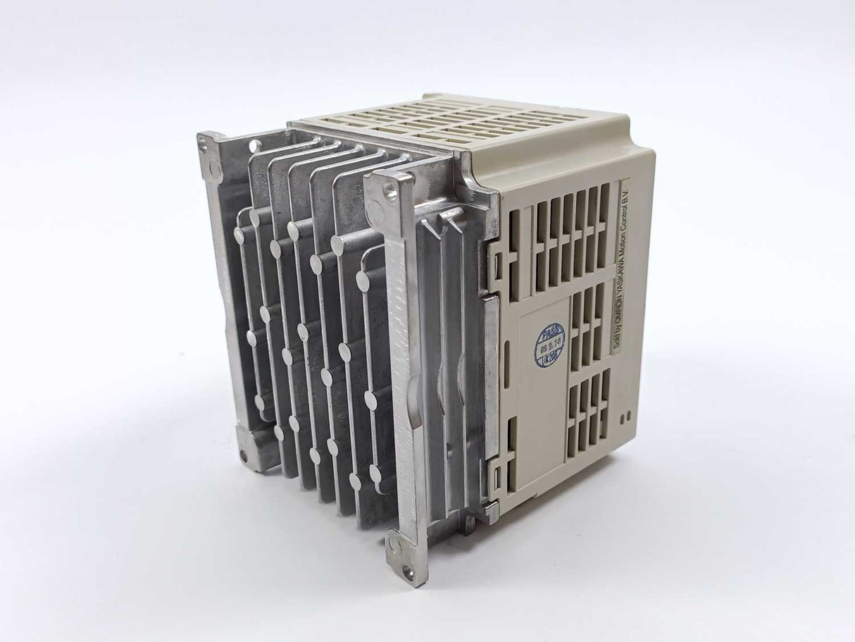 OMRON / YASKAWA CIMR-V7AZ40P4