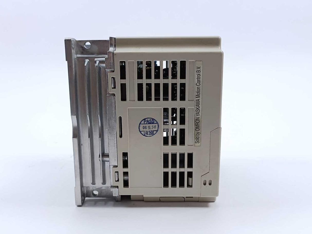 OMRON / YASKAWA CIMR-V7AZ40P4