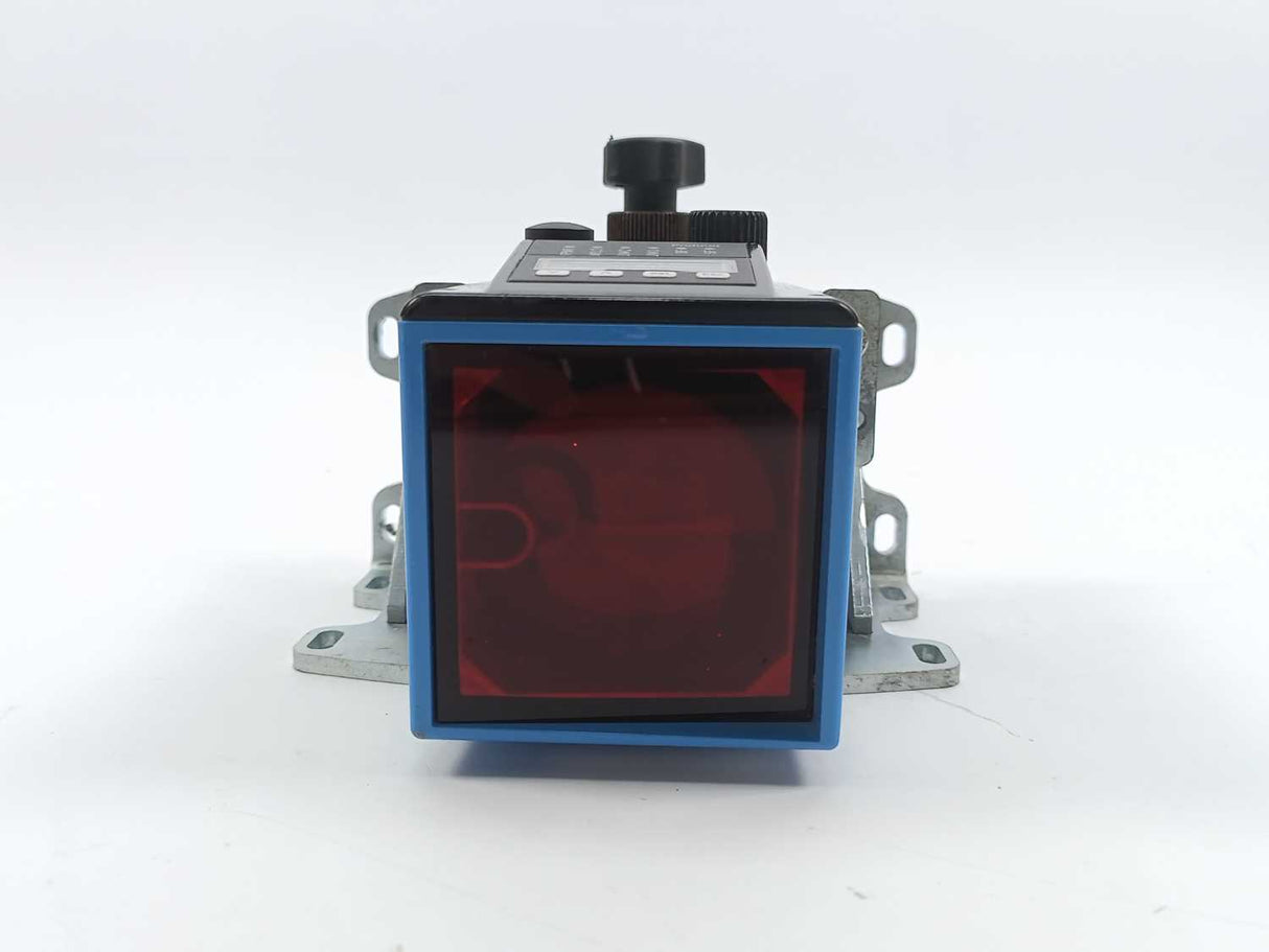 SICK DL100-12AA2112 1060047 Distance Sensor + mounting bracket