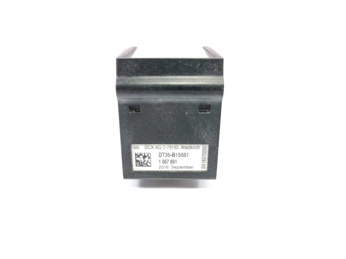 SICK 1057651 distance sensor DT35-B15551