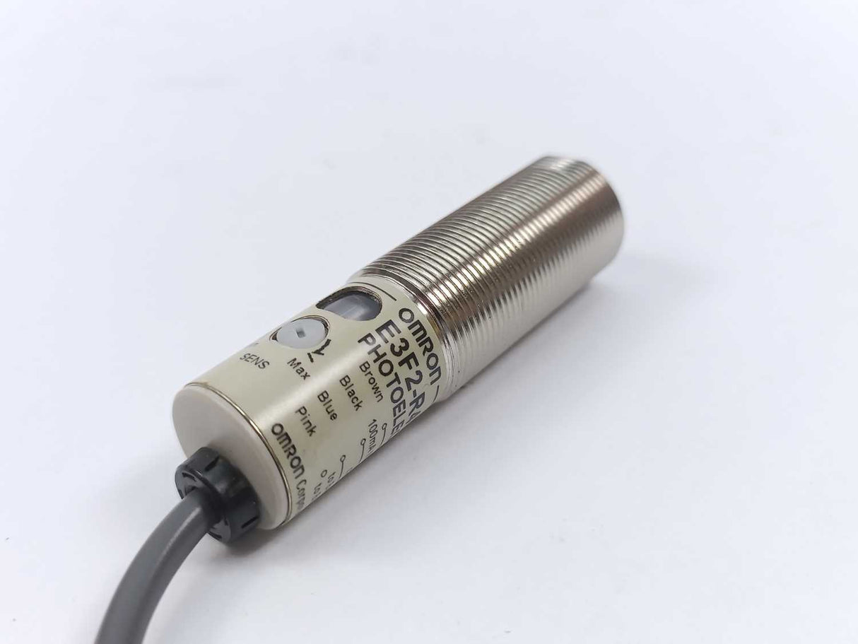 OMRON E3F2-R4B4-M Photoelectric sensor