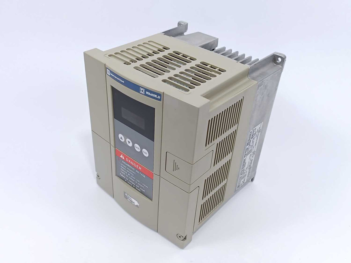 TELEMECANIQUE ATV18U29N4 ALTIVAR18 2,9KVA 380/460V