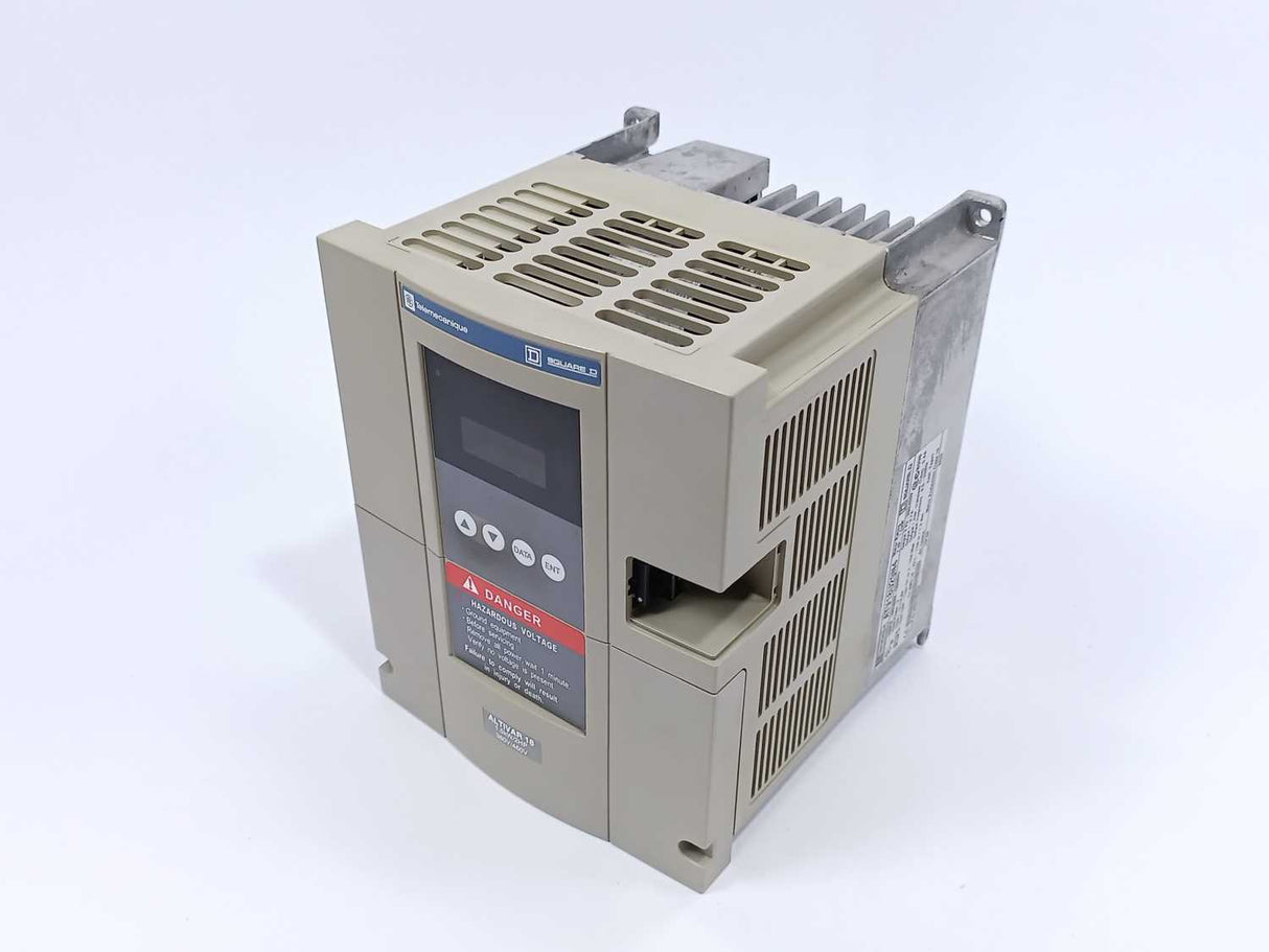 TELEMECANIQUE ATV18U29N4 ALTIVAR18 2,9KVA 380/460V