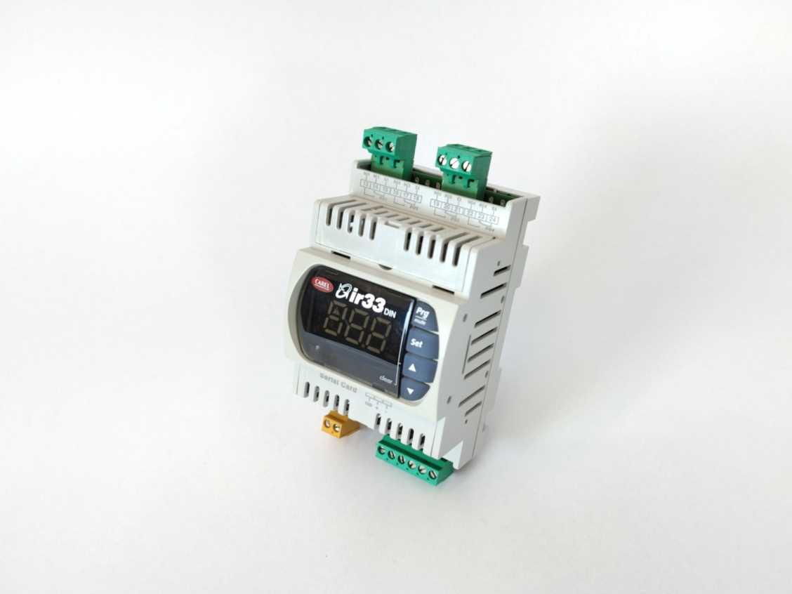 Carel DN33W7HR20 Temperature Regulator