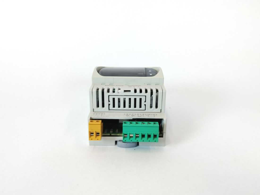 Carel DN33W7HR20 Temperature Regulator