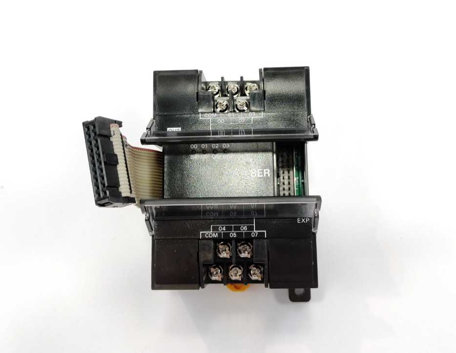 OMRON CP1W-8ER I/O expansion unit, 8 x relay outputs 2 A