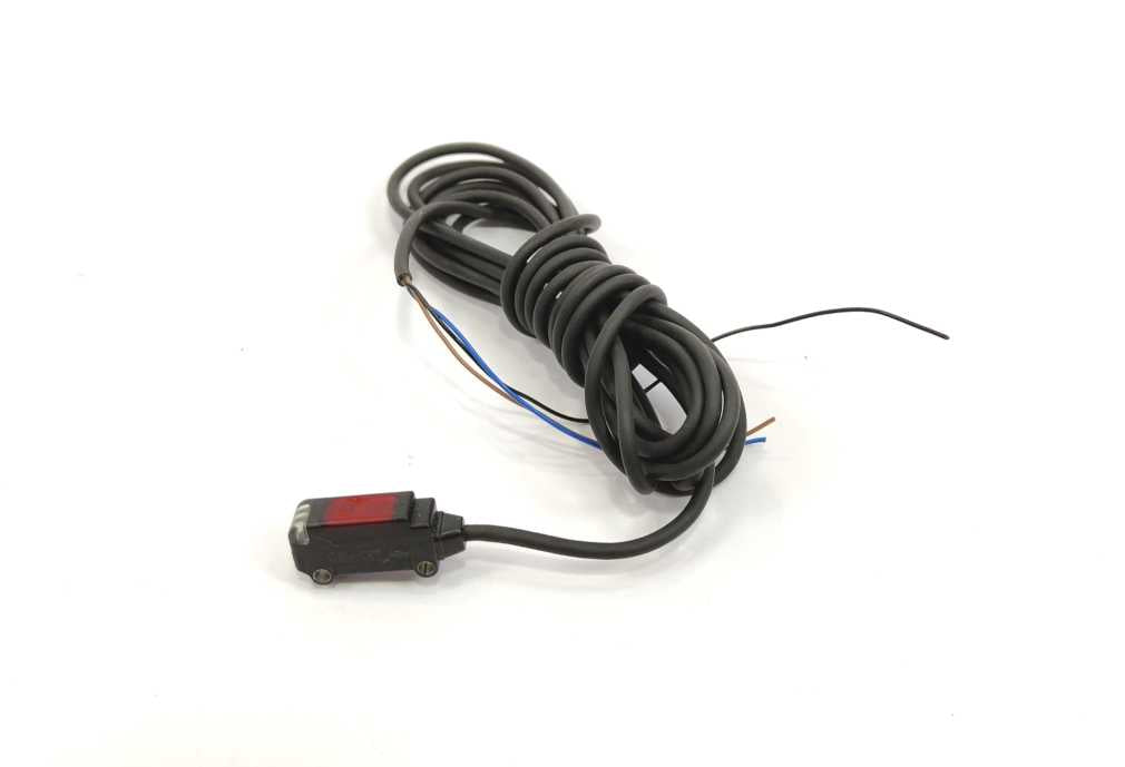 OMRON E3T-SR43 2m Cable Photoelectric Sensor with Built-in Amplifier