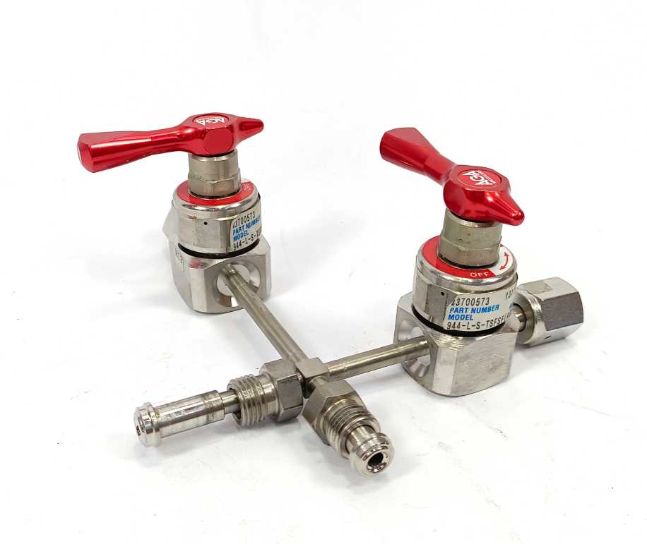 AGA Specialgas 43700573 Solenoid Valves 944-L-S-TSFSF mounted together