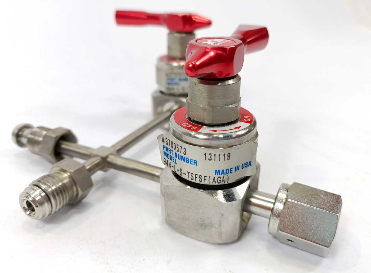 AGA Specialgas 43700573 Solenoid Valves 944-L-S-TSFSF mounted together