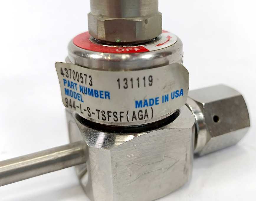 AGA Specialgas 43700573 Solenoid Valves 944-L-S-TSFSF mounted together