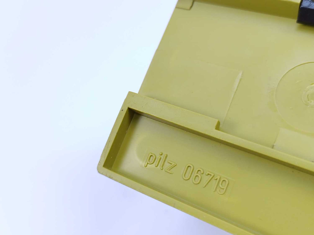 Pilz 474943 PSWZ/230VAC Safety Relay