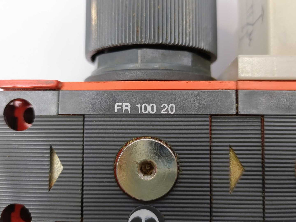 METAL WORK PNEUMATIC FR100-20 Filter Regulator W/ V3V100 + PA100 + VAP100