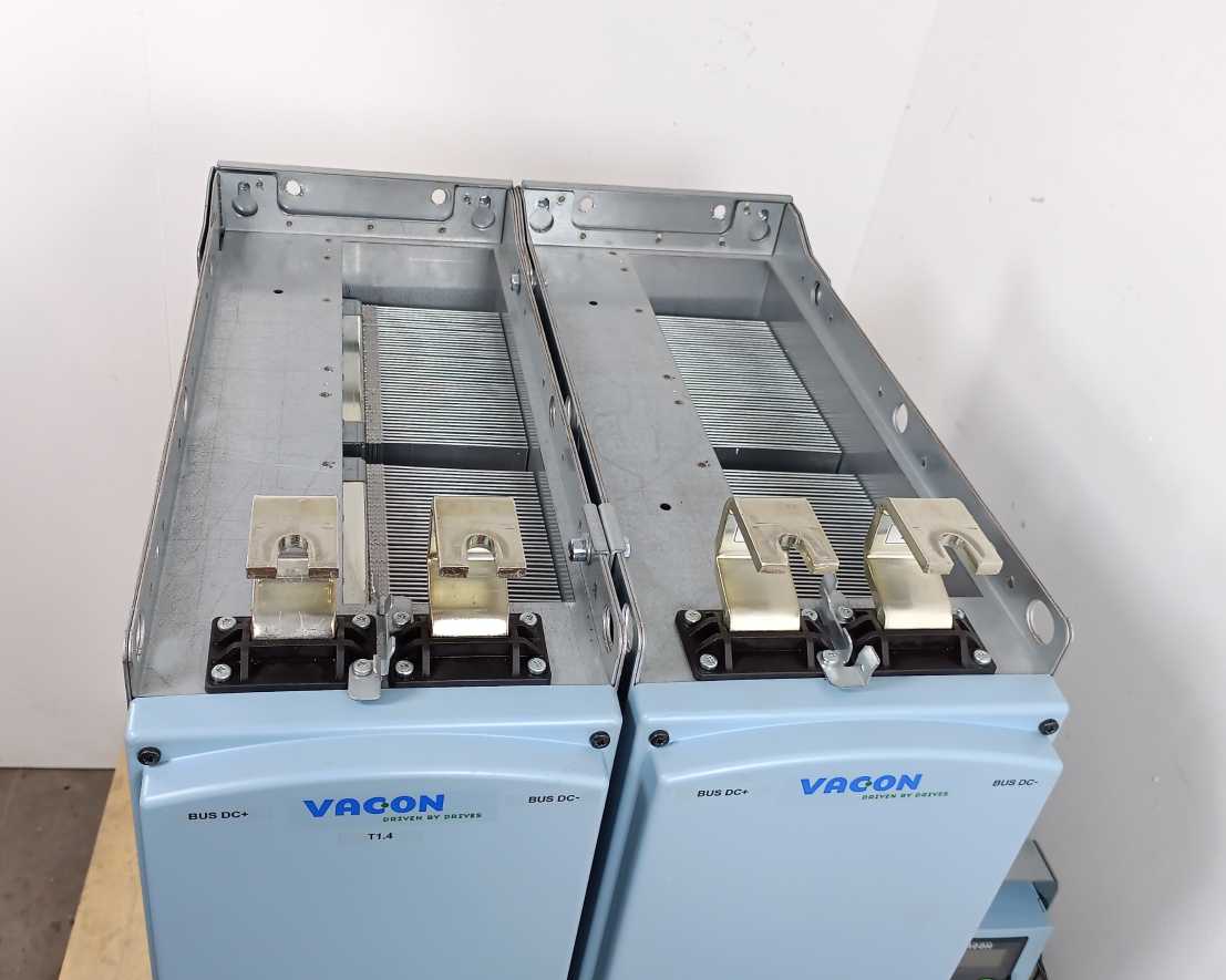Vacon NXI10305A0T0ISGA1A20000CQ Vacon NXI Inverter Unit, 465-800 Vdc