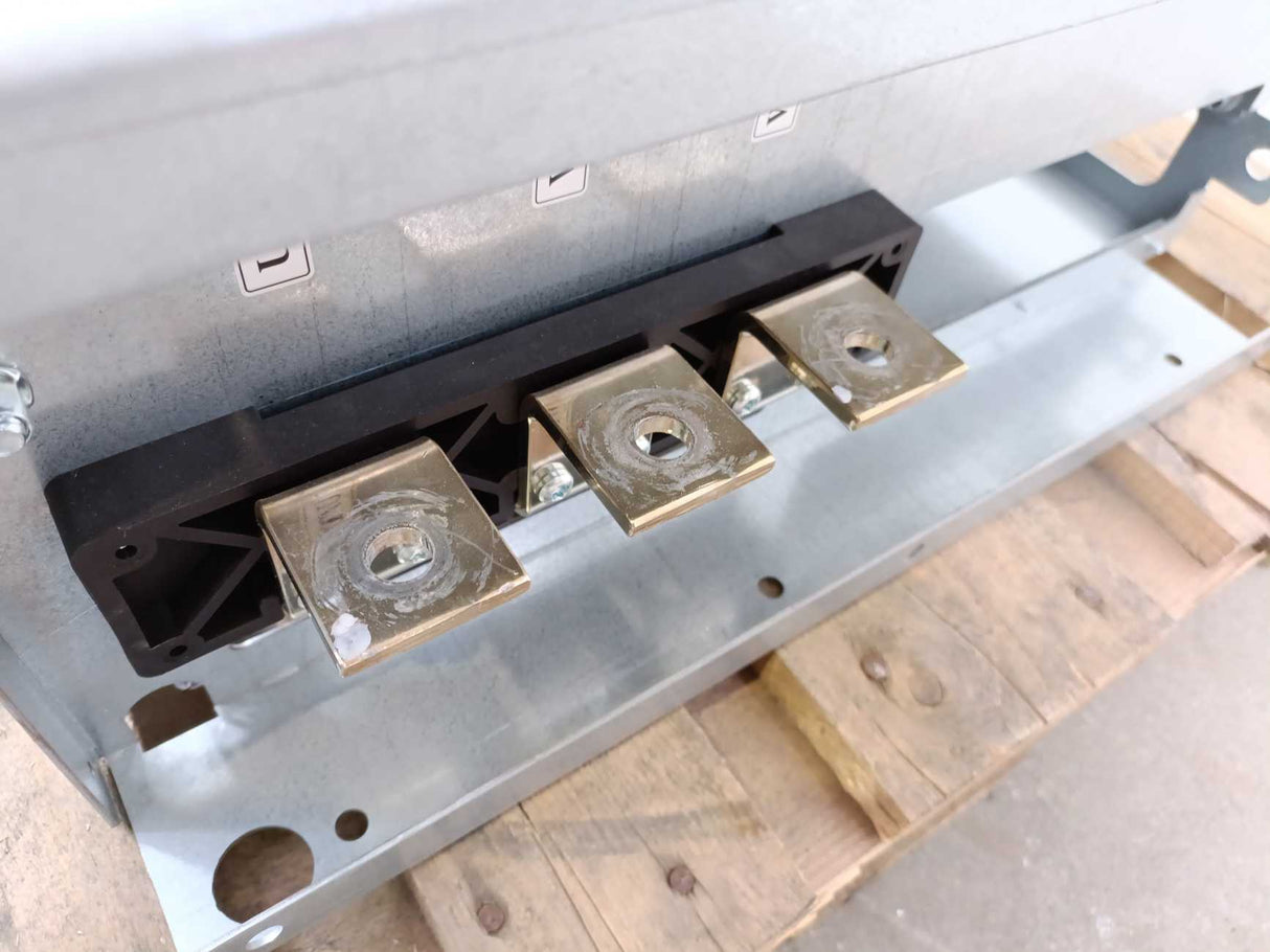 Vacon NXI03855-A0T0ISG-A1A20000CQ Vacon NXI Inverter Unit