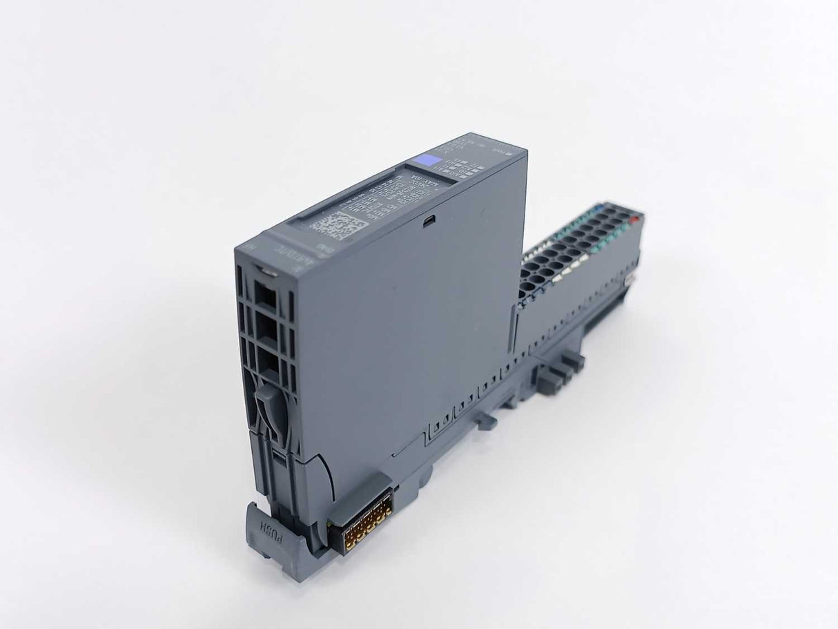 Siemens 6ES7134-6JD00-0CA1 Analog Input Module w/ 6ES7193-6BP00-0BA0