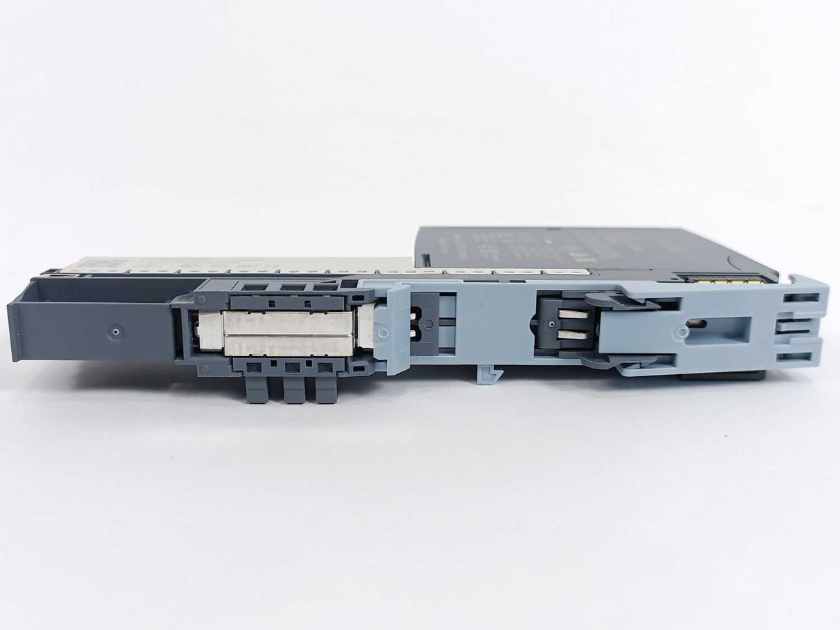 Siemens 6ES7131-6BF01-0BA0 ET 200SP Digital Output Module W/ 6ES7193-6BP20-0DA0