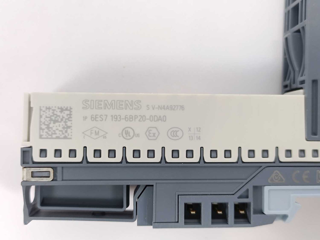Siemens 6ES7131-6BF01-0BA0 ET 200SP Digital Output Module W/ 6ES7193-6BP20-0DA0