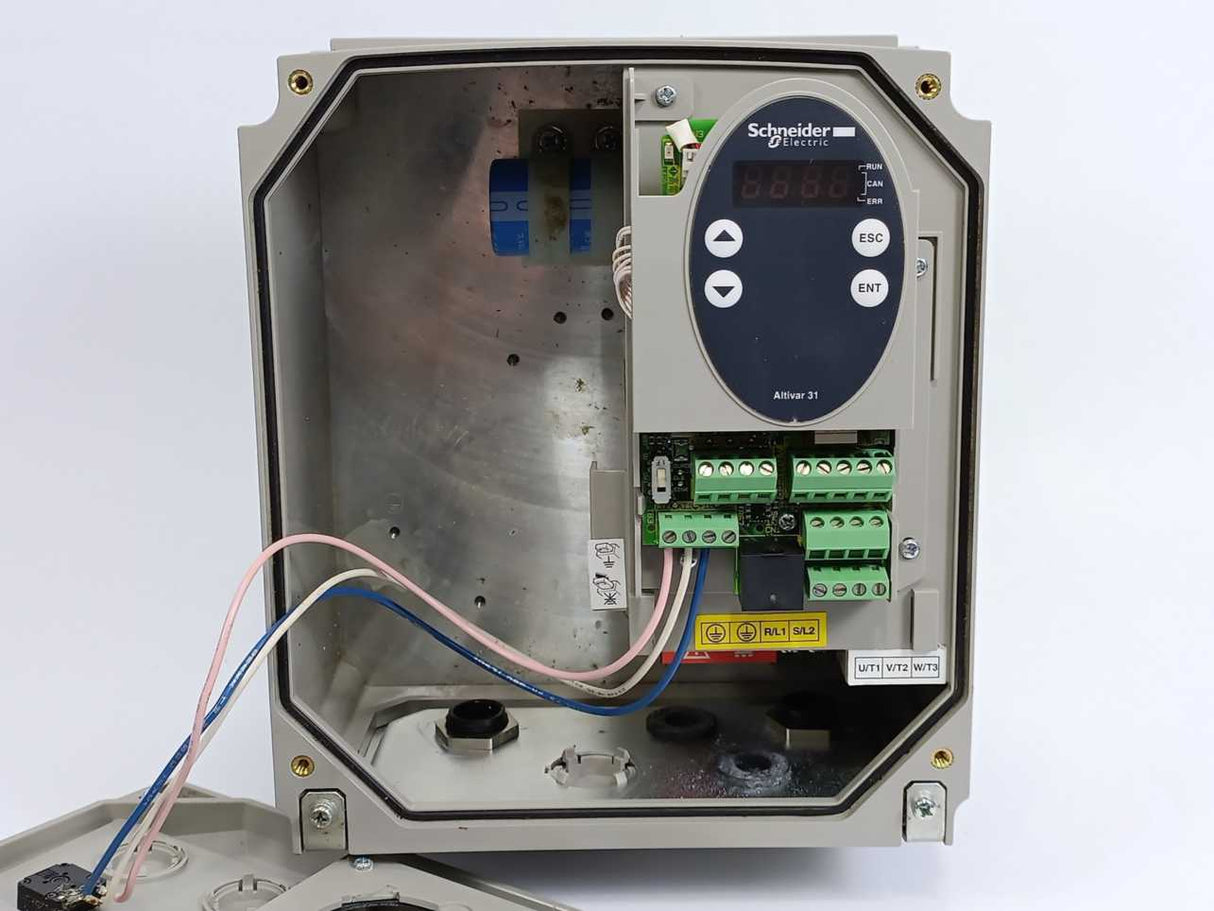 Schneider Electric ATV31C075M2 Altivar Enclosed Variable Speed Drive
