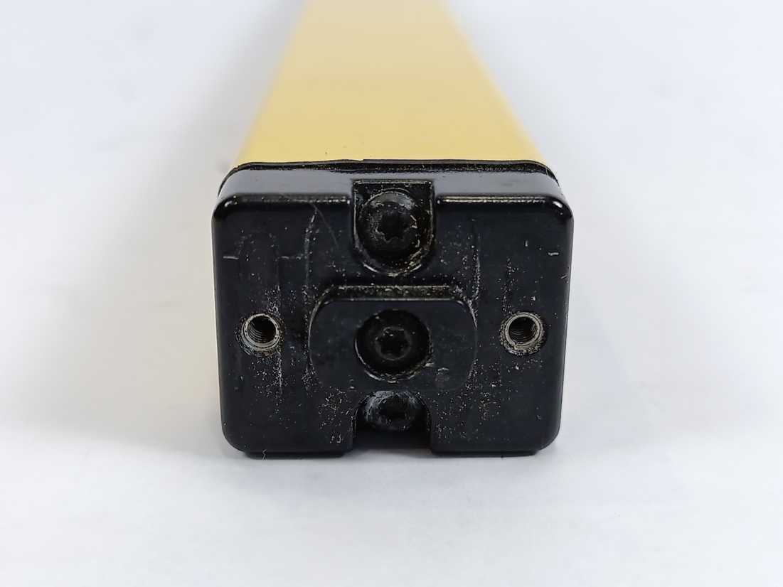 BANNER LS2LR30-300Q8 LS2E30 EZ-Screen Type 2 Emitter+Reciever Batch 2pcs.