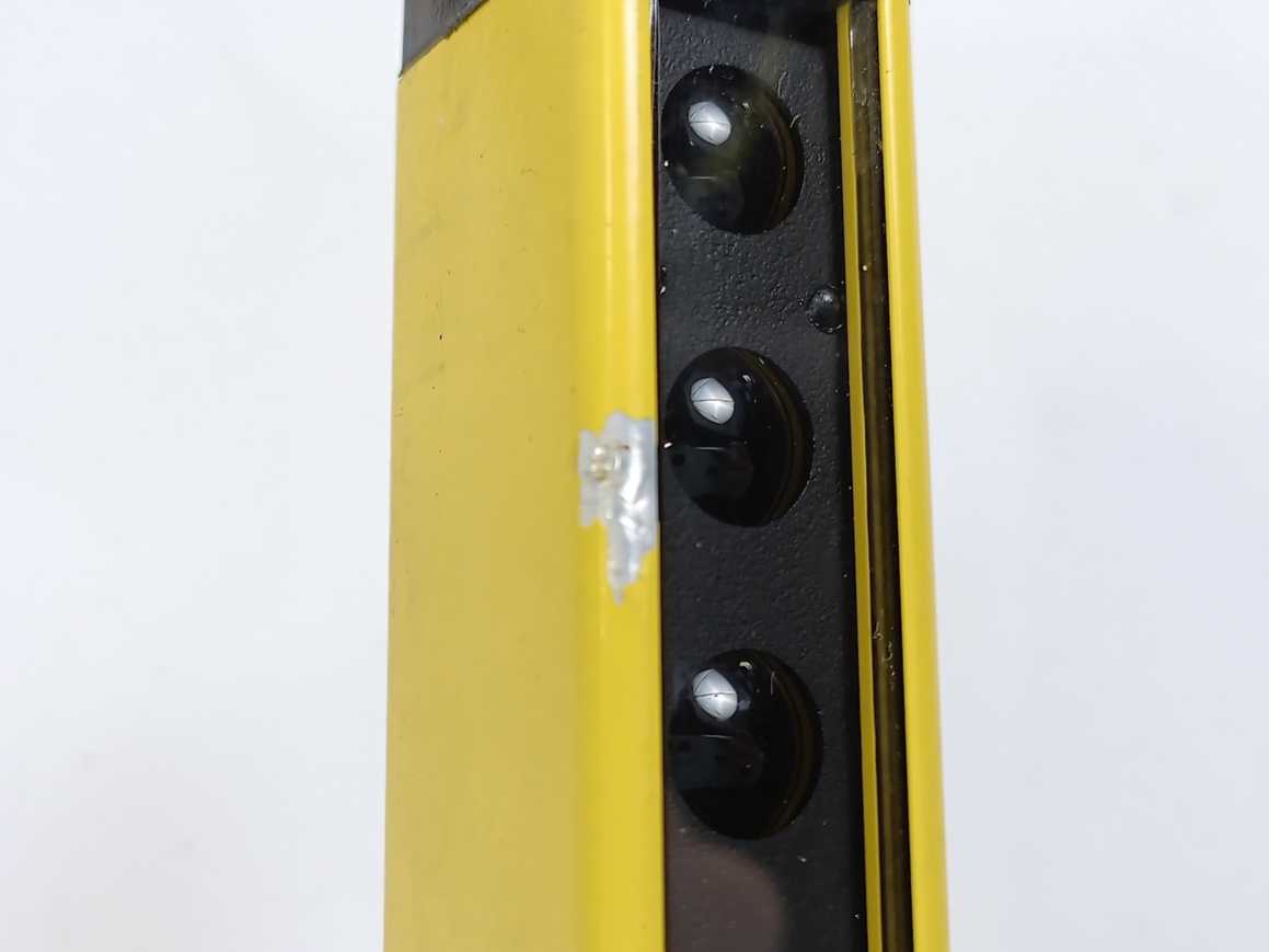 BANNER LS2LR30-300Q8 LS2E30 EZ-Screen Type 2 Emitter+Reciever Batch 2pcs.