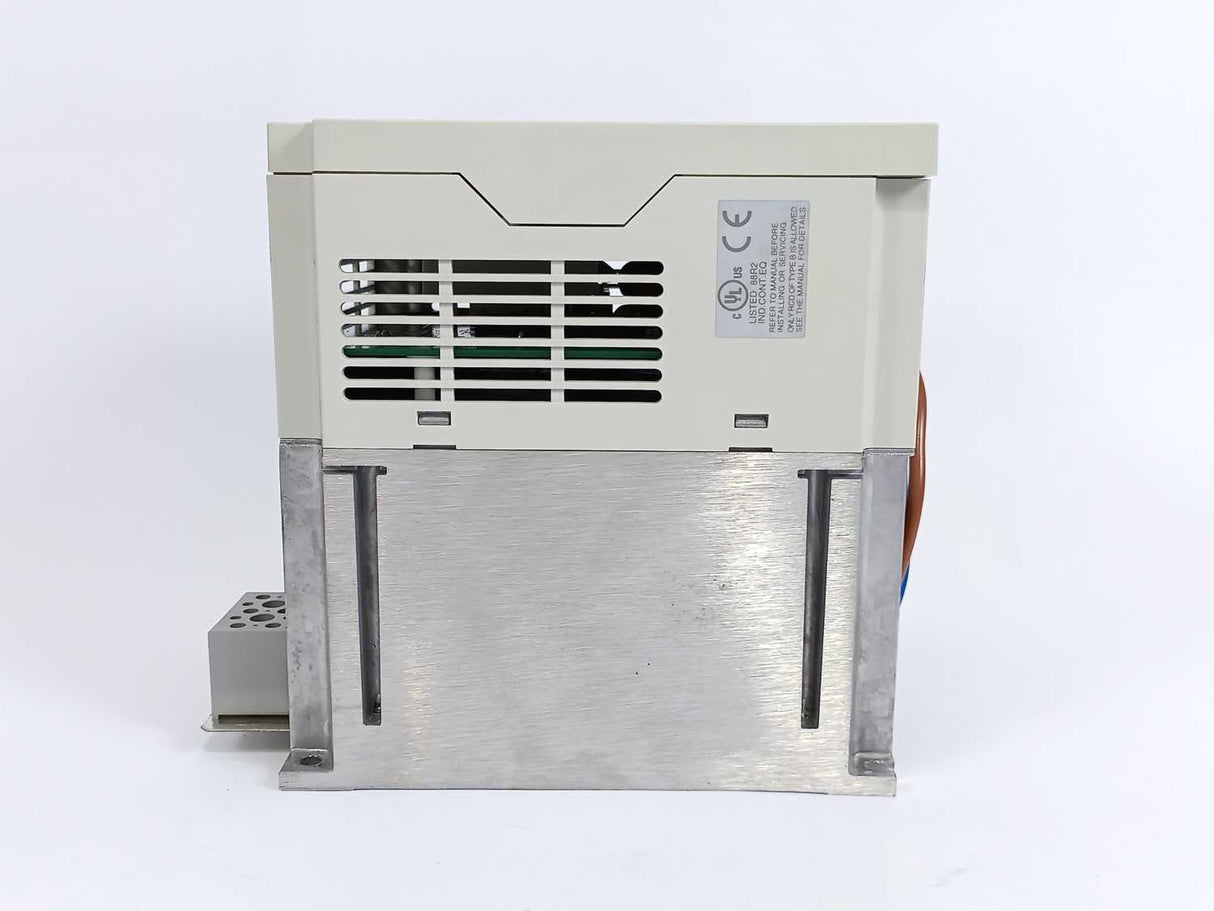 Mitsubishi FR-E520S-1. 5K-EC E500 Inverter, 1.5kW 230V w/ FR-PA02-02 Display