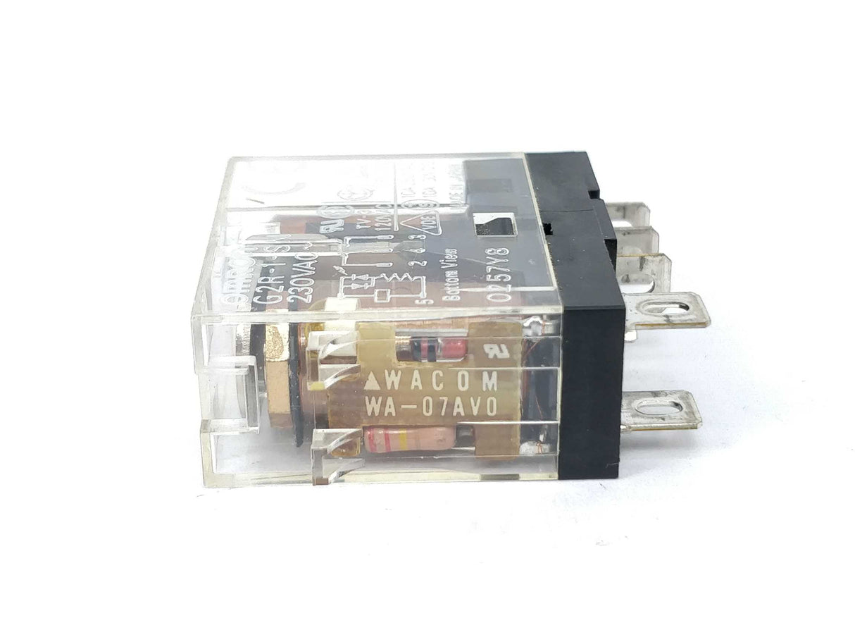 OMRON G2R-1-SN Relay 230VAC + P2RF-05-E