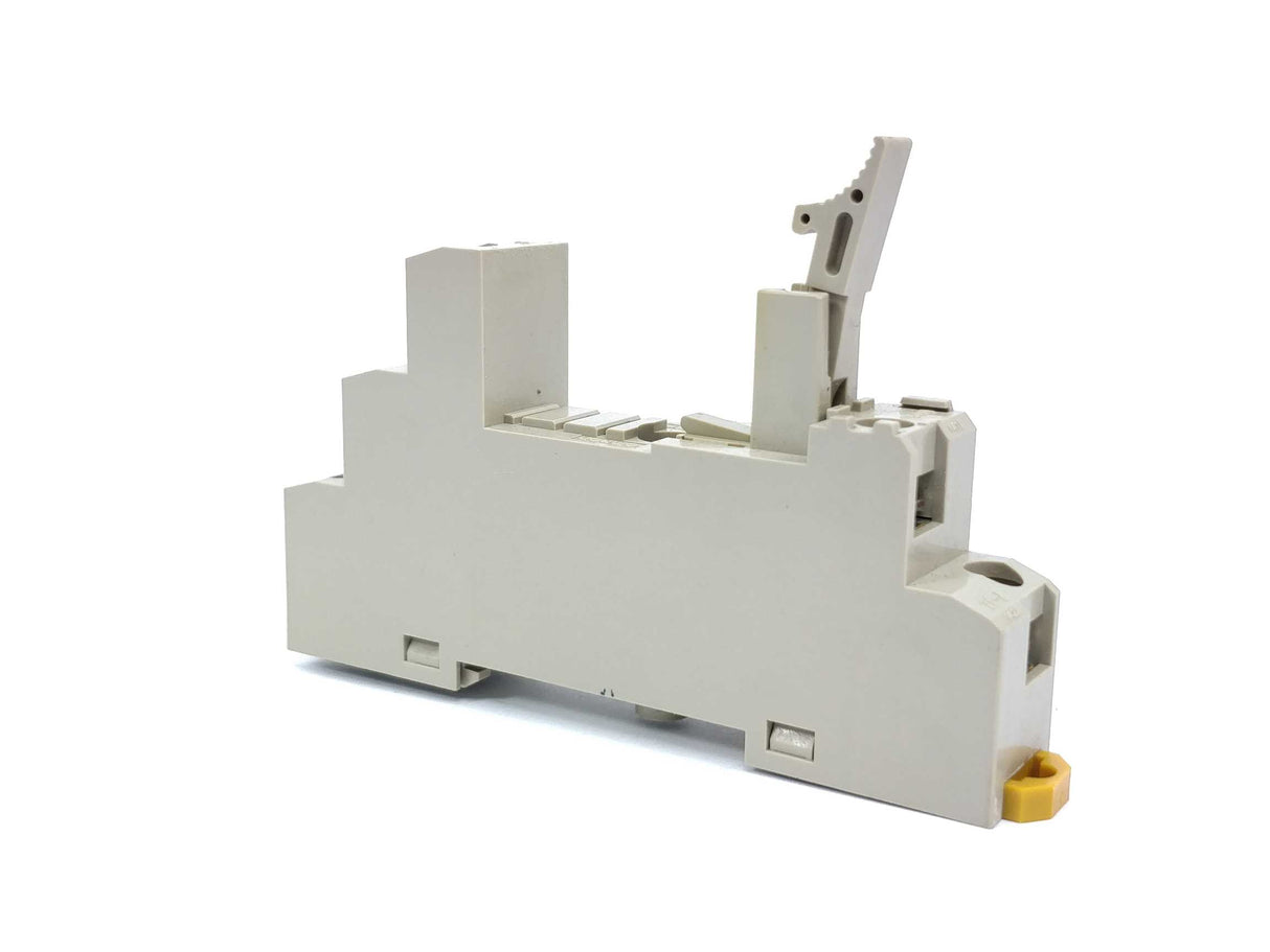 OMRON G2R-1-SN Relay 230VAC + P2RF-05-E