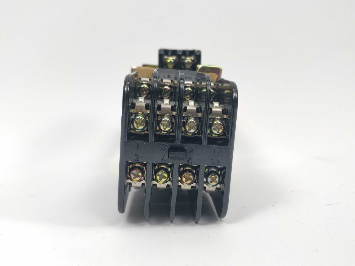 Fuji Electric SRCa50-3F/G Auxiliary relay