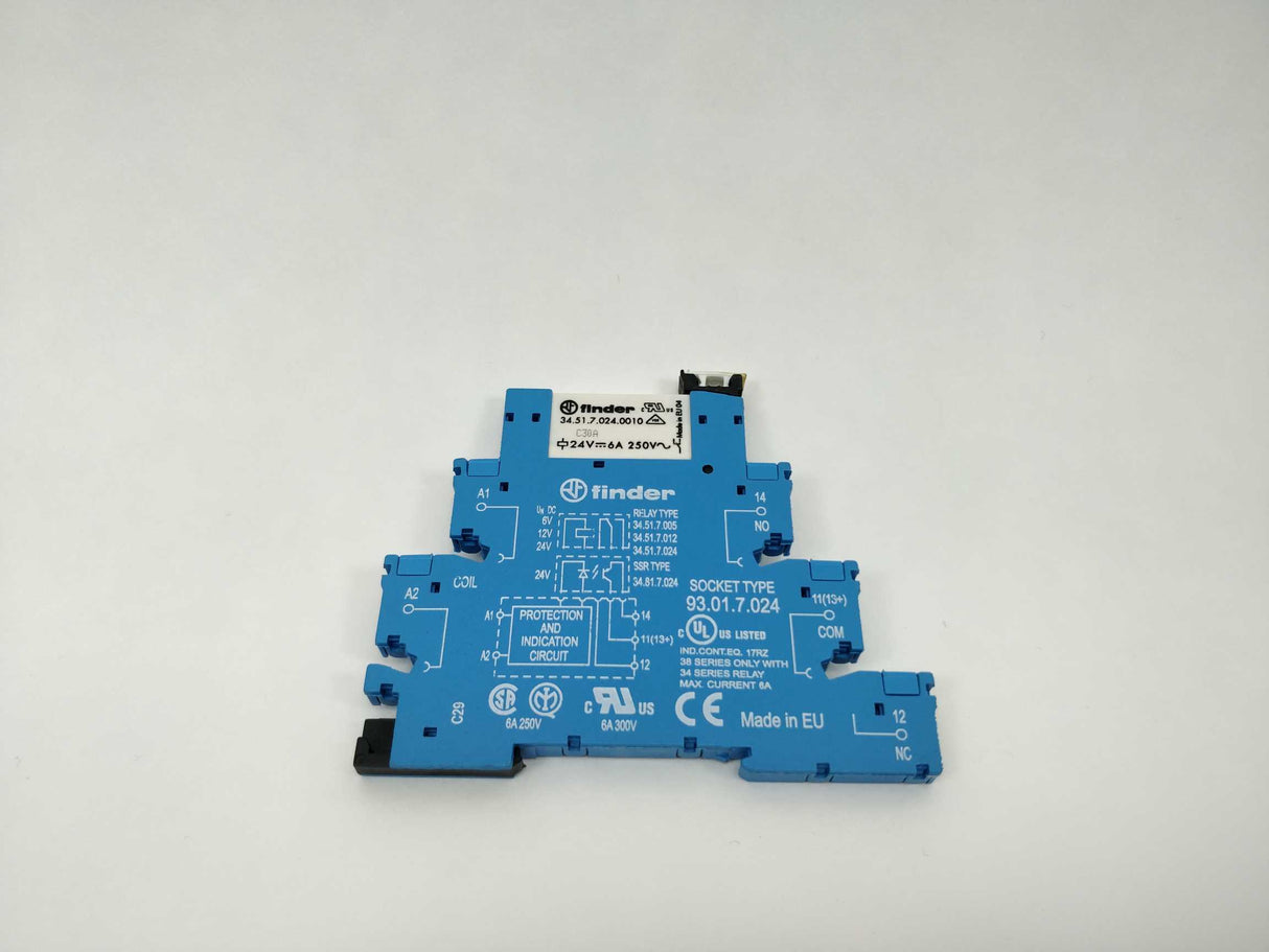 Finder 34.51.7.024.0010 with socket 93.01.7.024 2 Pcs.