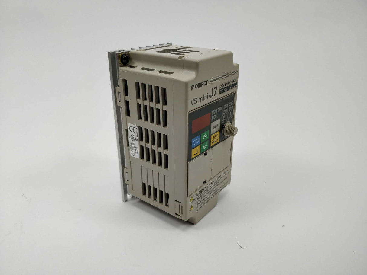 OMRON / YASKAWA CIMR-J7AZB0P1 Inverter