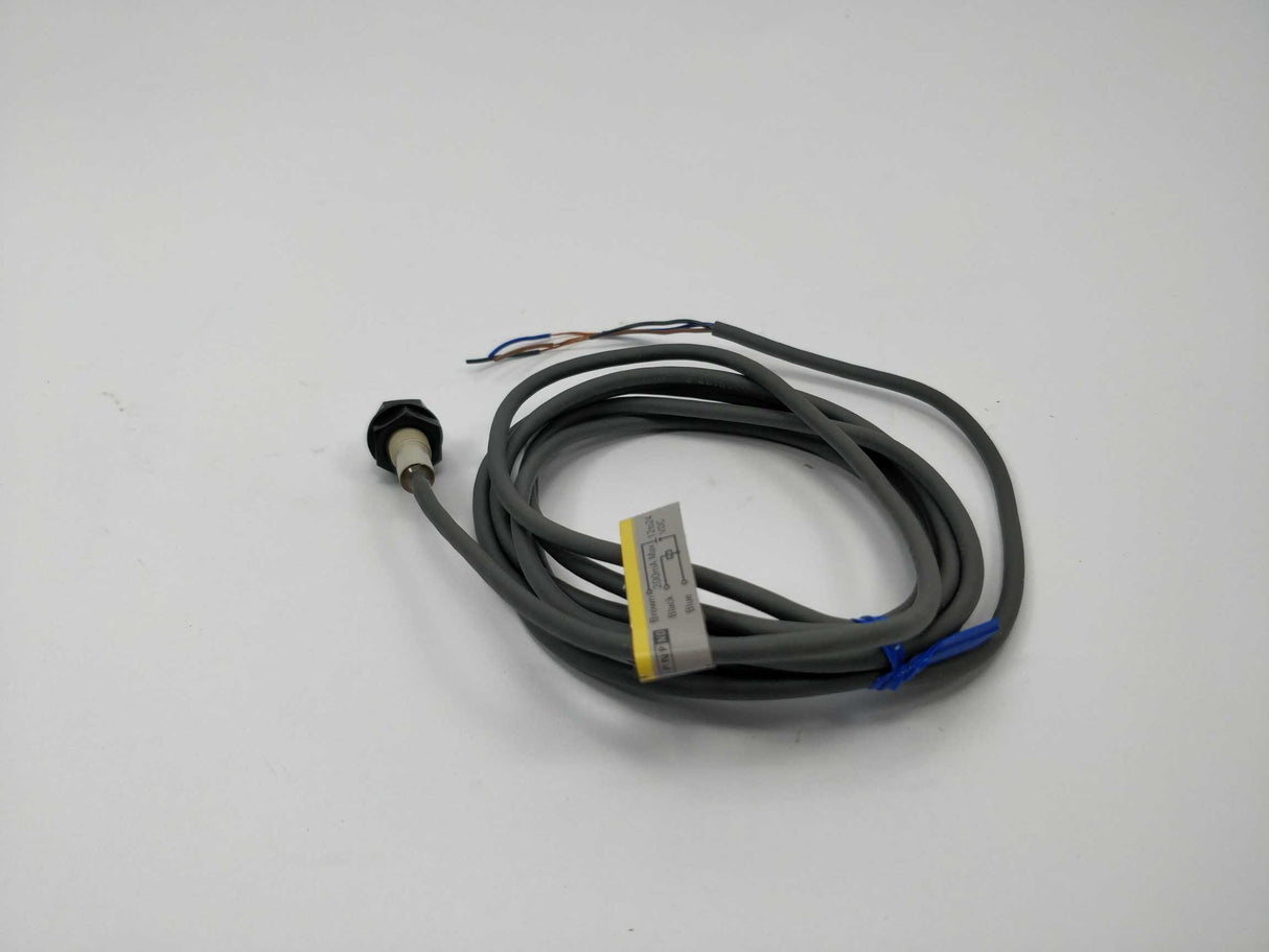 OMRON E2F-X1R5F1 Proximity Switch