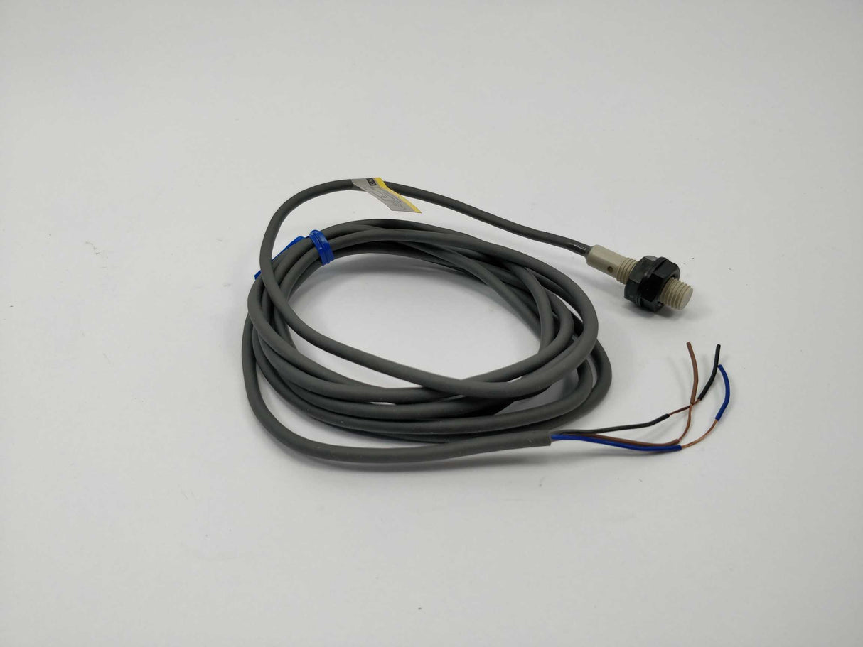 OMRON E2F-X1R5F1 Proximity Switch
