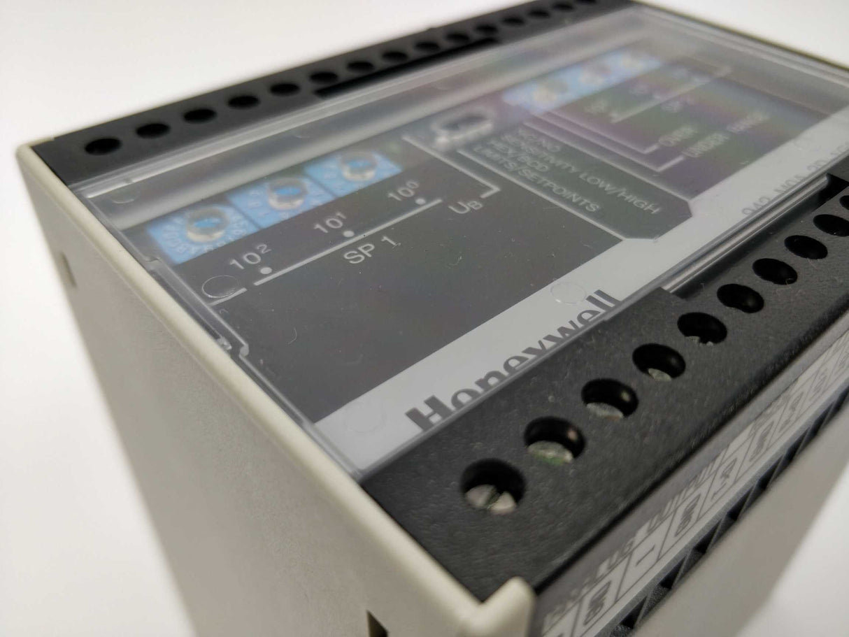 Honeywell 942-M0A-2D-1G1-220S Ultrasonic Proximity Sensor