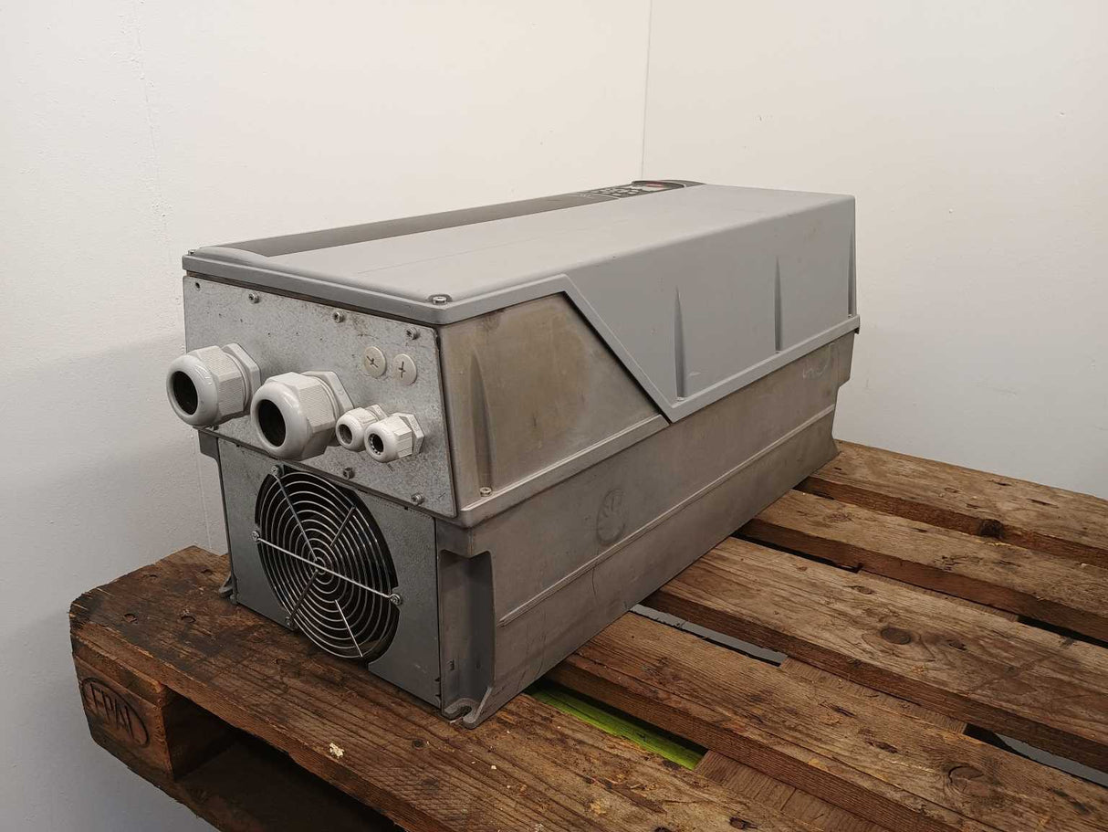 Danfoss 131B4577 FC-302P37KT5E55H1XGXXXXSXXXXAXBXCXXXXDX