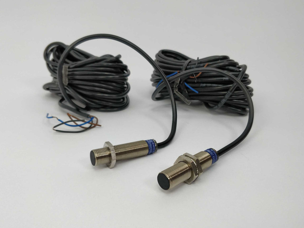 TELEMECANIQUE XS1M12PA370L2 Proximity sensor 2pcs