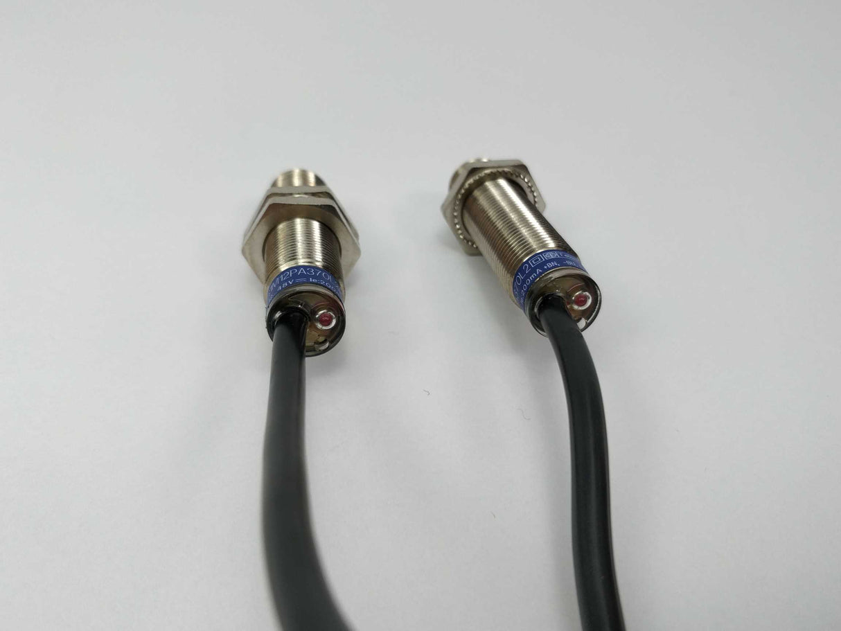 TELEMECANIQUE XS1M12PA370L2 Proximity sensor 2pcs