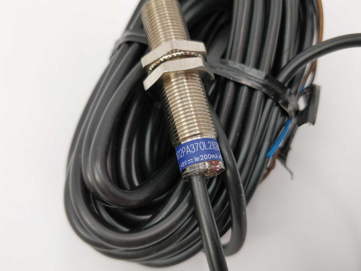 TELEMECANIQUE XS1M12PA370L2 Proximity sensor 2pcs