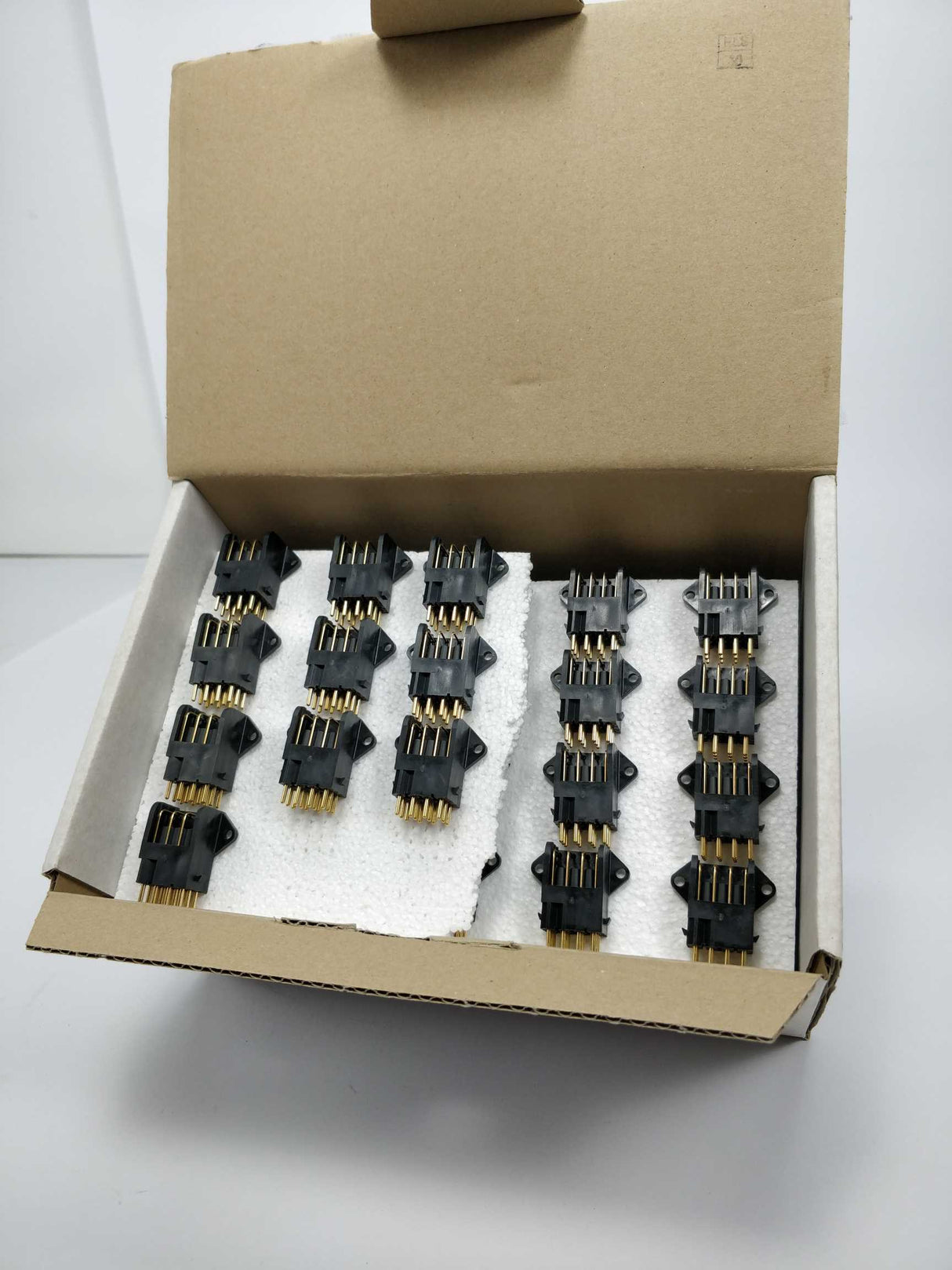 SOURIAU SMS12GE6 Right angle boardmount w/ male PCB contacts