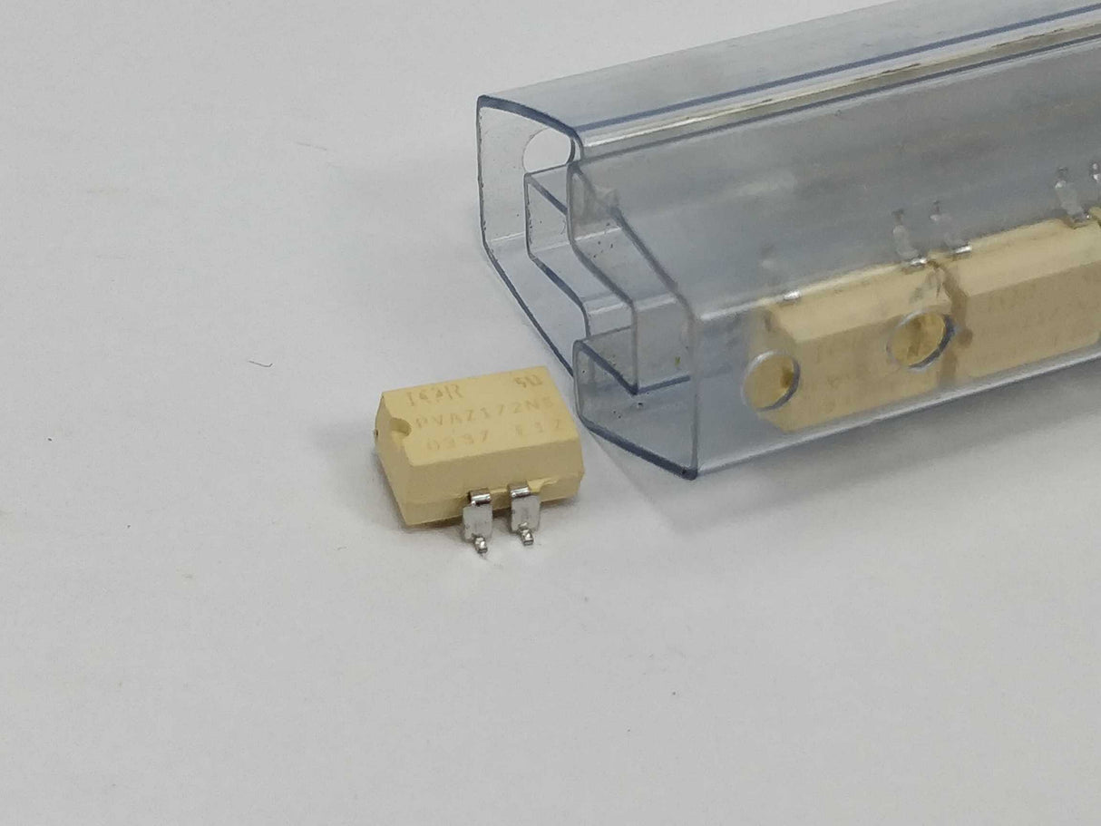 Infineon PVAZ172NS Photovoltaic Relay 73 pcs.