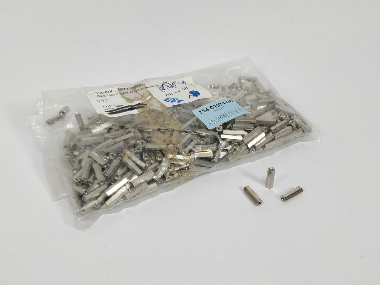 Distance bolt M2.5x18mm 4977002061 Stag 2061 5xM2.5x18mm. . 595 Pcs