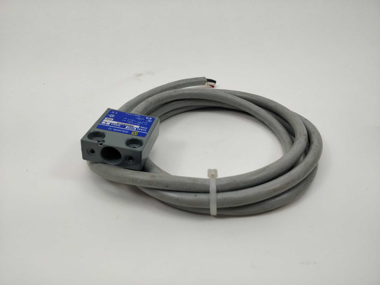 Square D 9007 MS04G0210 Limit switch plunger